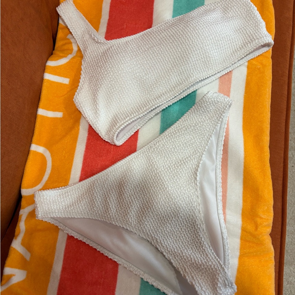 White Textured One-Shoulder Swimsuit Set - Picture 10 of 14